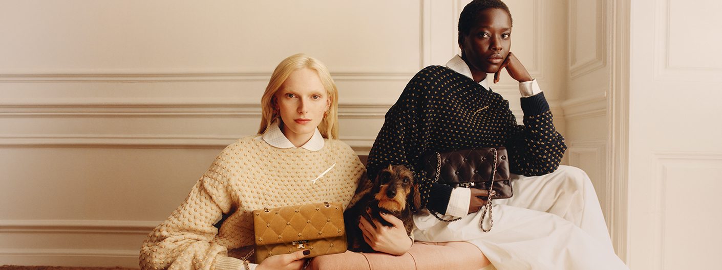 NEW_TB_FAL26_CAMPAIGN_BUNNY_KNOT_SHOULDER_BAG_SHOT_8_74_1410x529_D_1026