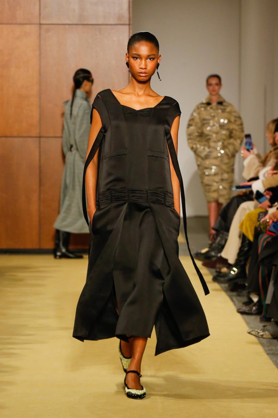 TB_FW26_SHOW_LOOK_039_2X3