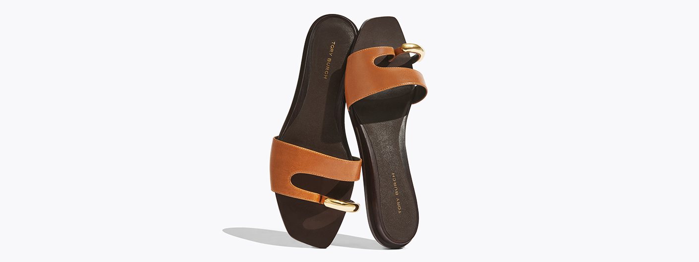 TB_SPF26_ESLS_PIERCED_SLIDE_AGED_TAN_SHOT_173_0405_1410x529_D_0726